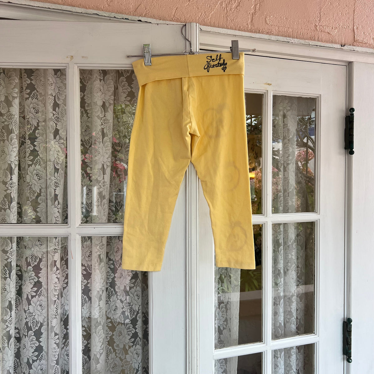 Apple leggings - XS (RUNS SMALL)