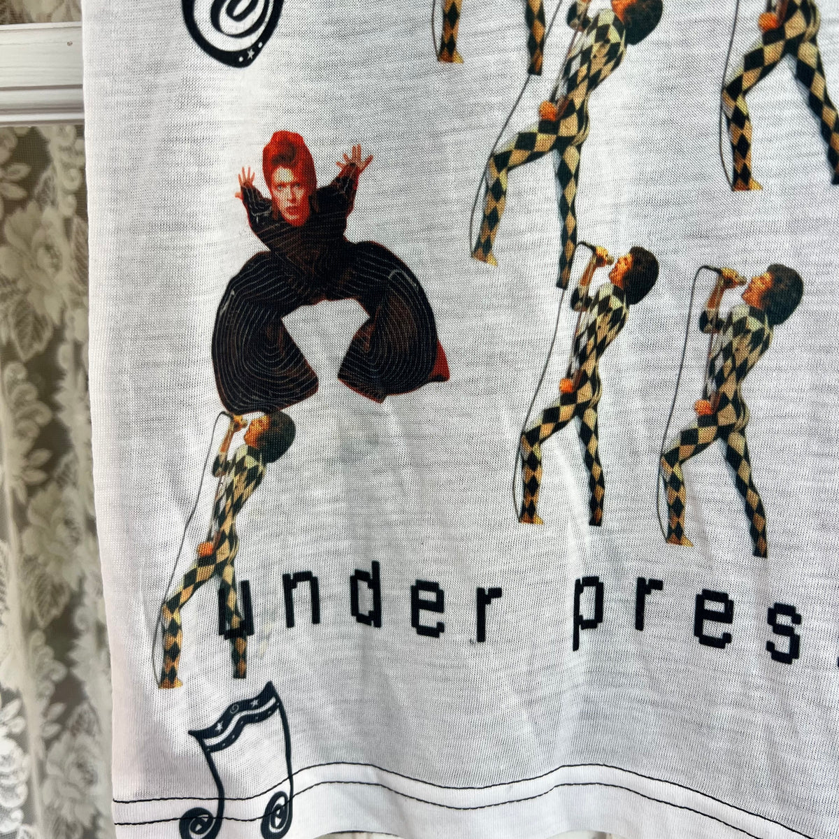 Under pressure  tee - XXS