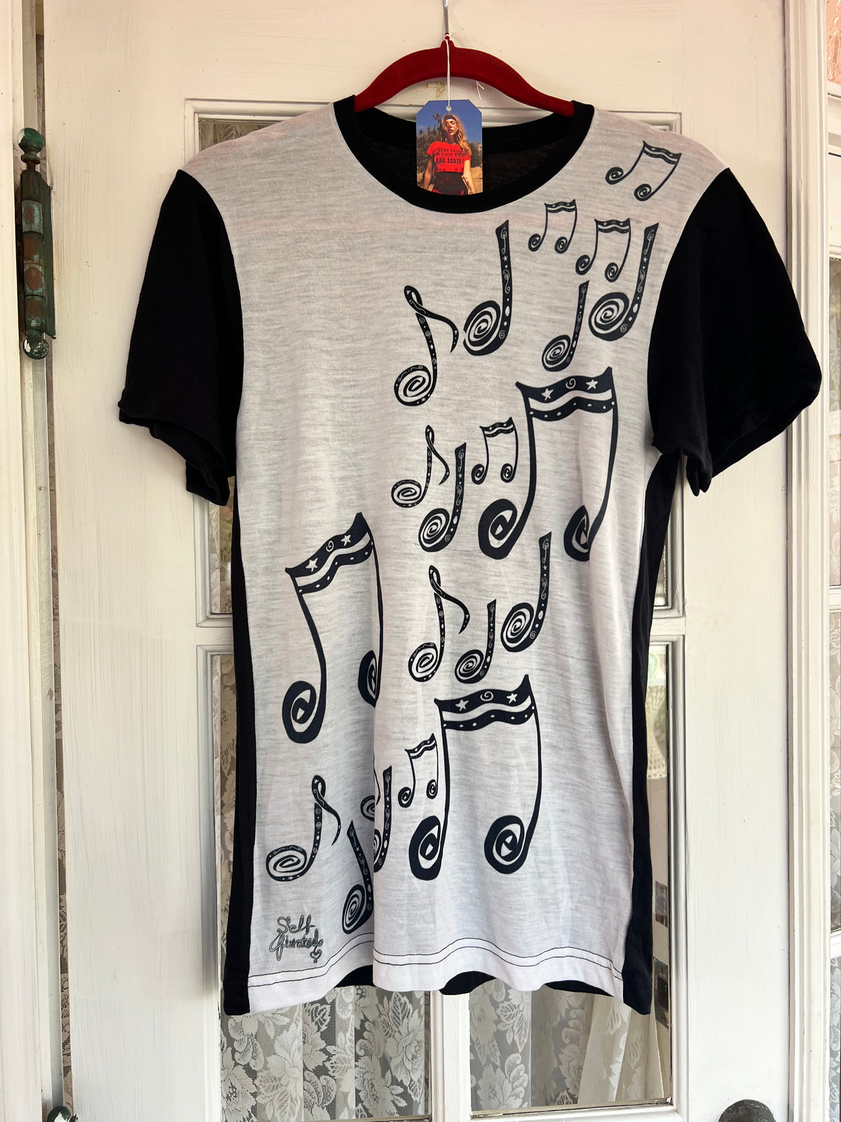 Music Note tee - S