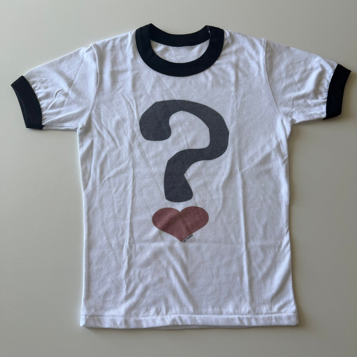 The confused ringer tee - S
