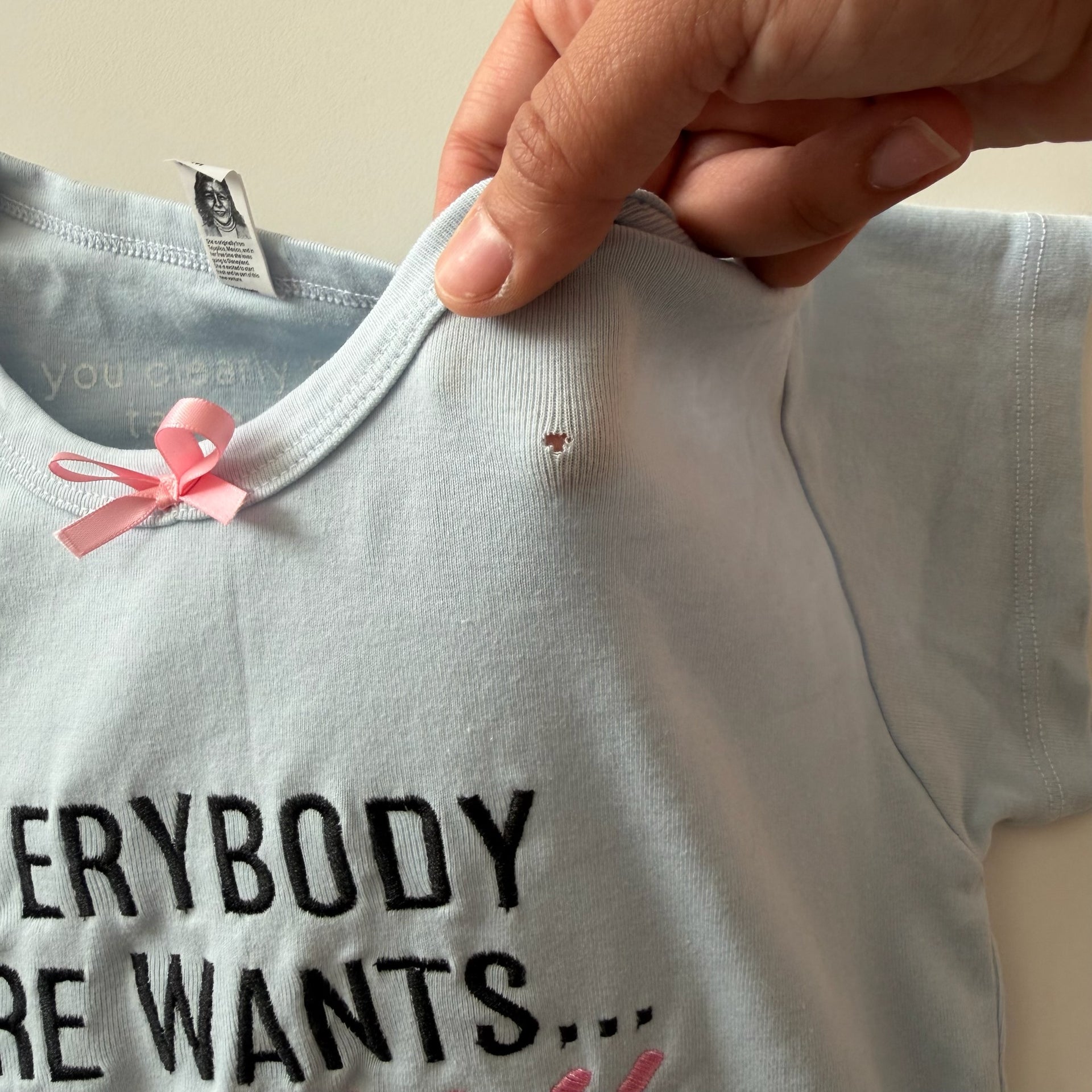 Everybody here wants you baby tee - M