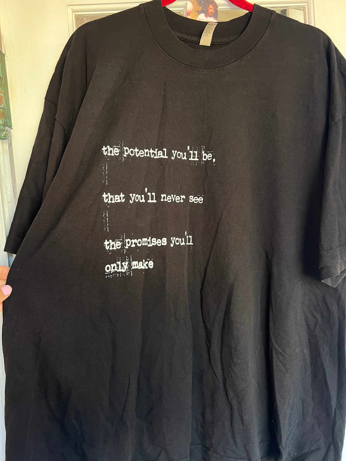 Between The Bars reg tee - XL