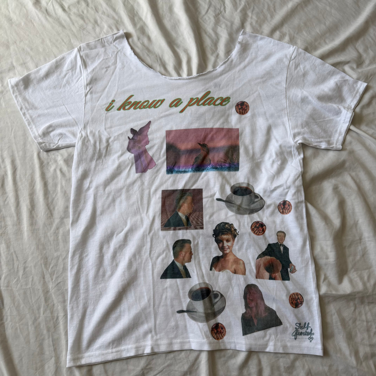 I know a place off the shoulder tee - M