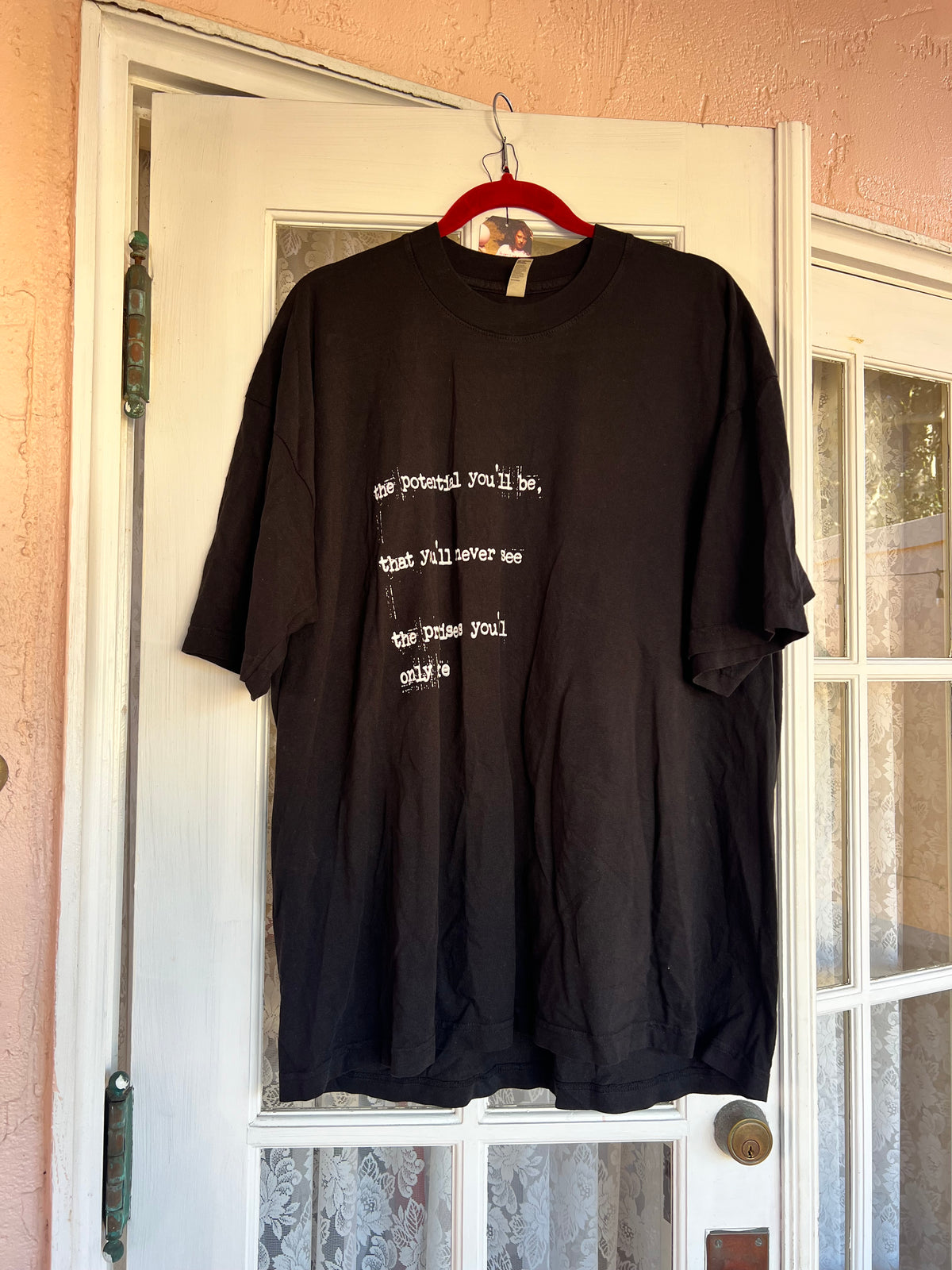 Between The Bars reg tee - XL