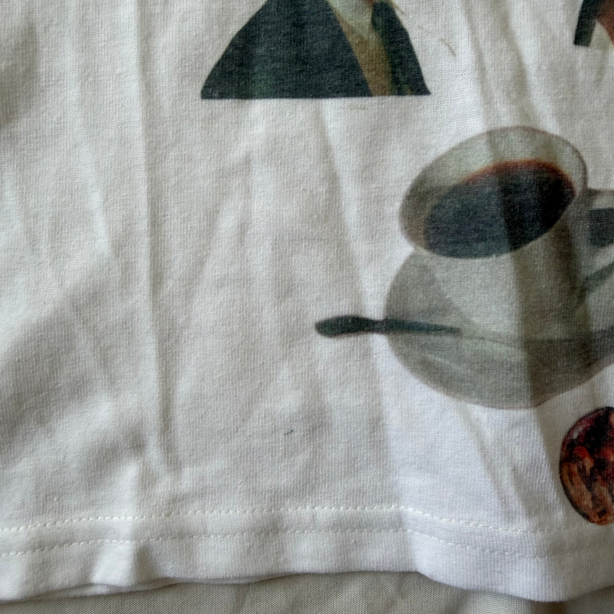 I know a place off the shoulder tee - M
