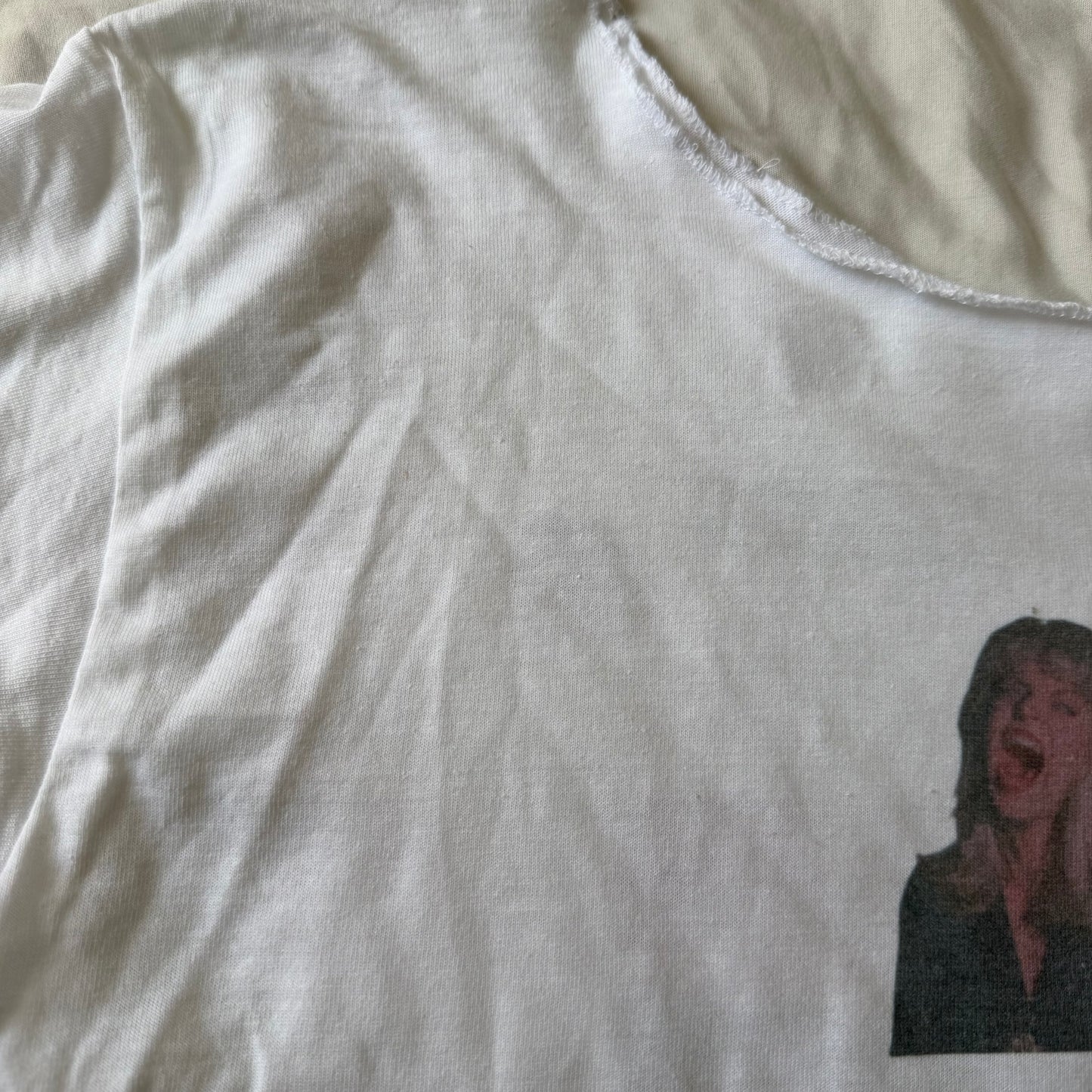 I know a place off the shoulder tee - M