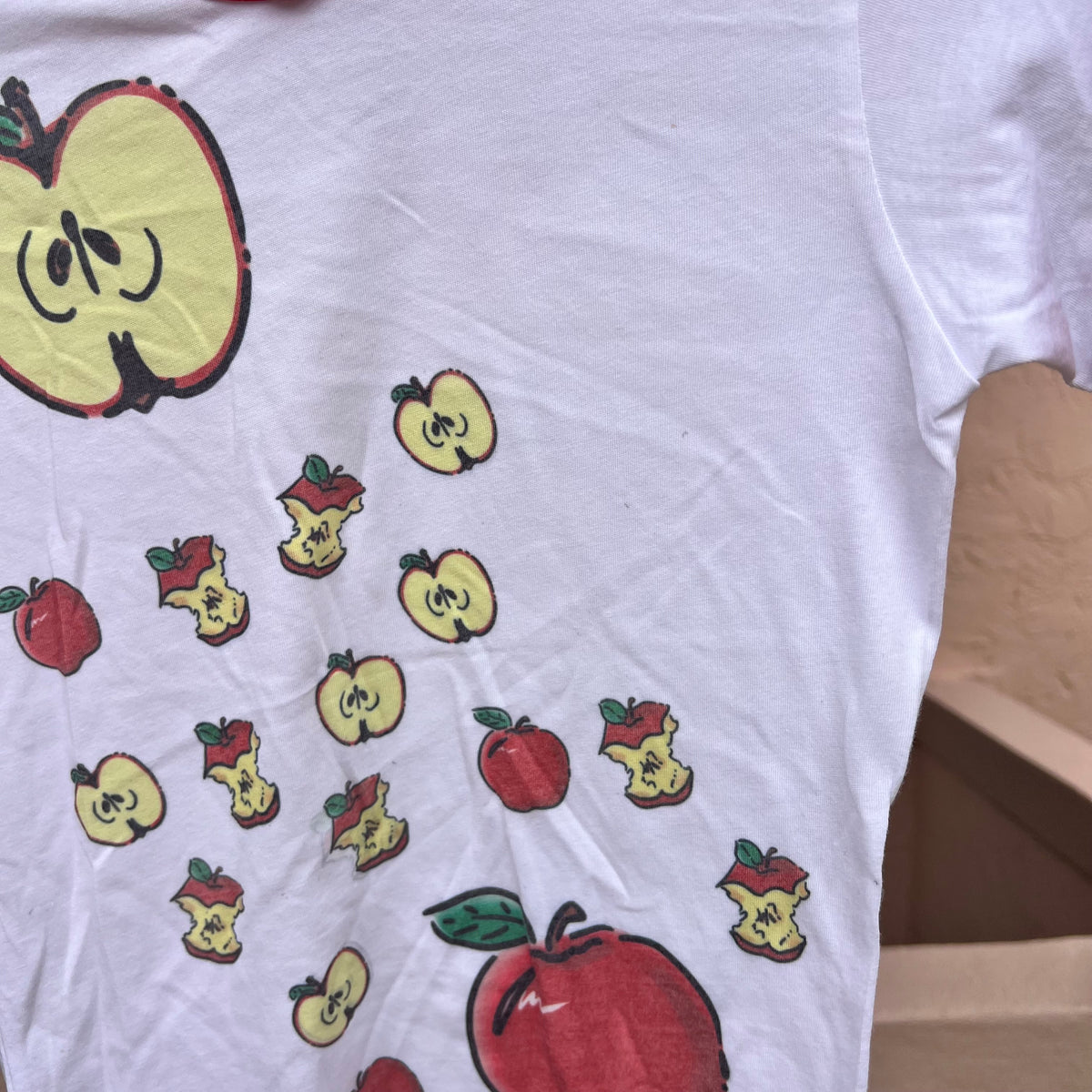 Apple ringer tee - S