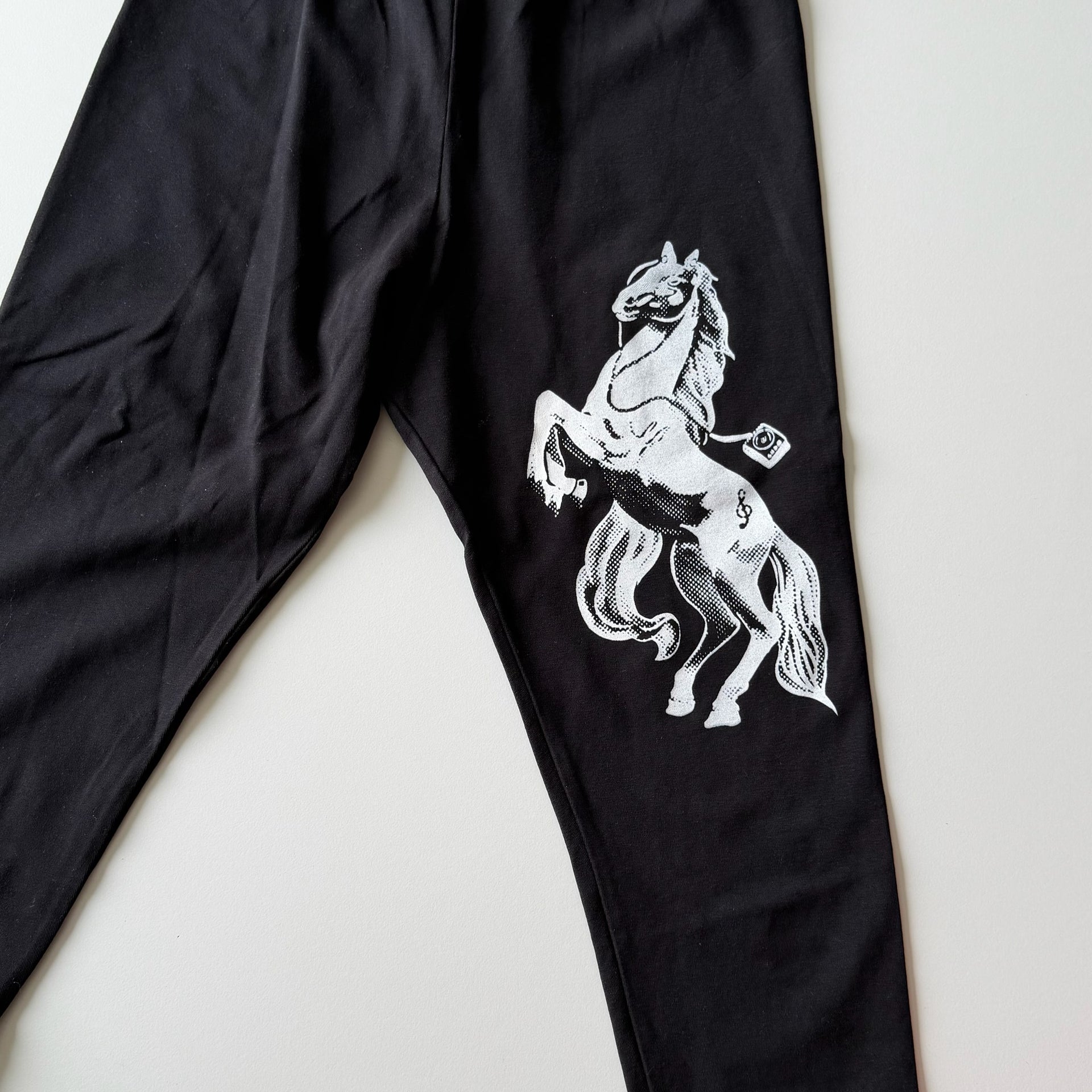 The music Horse capri leggings - S