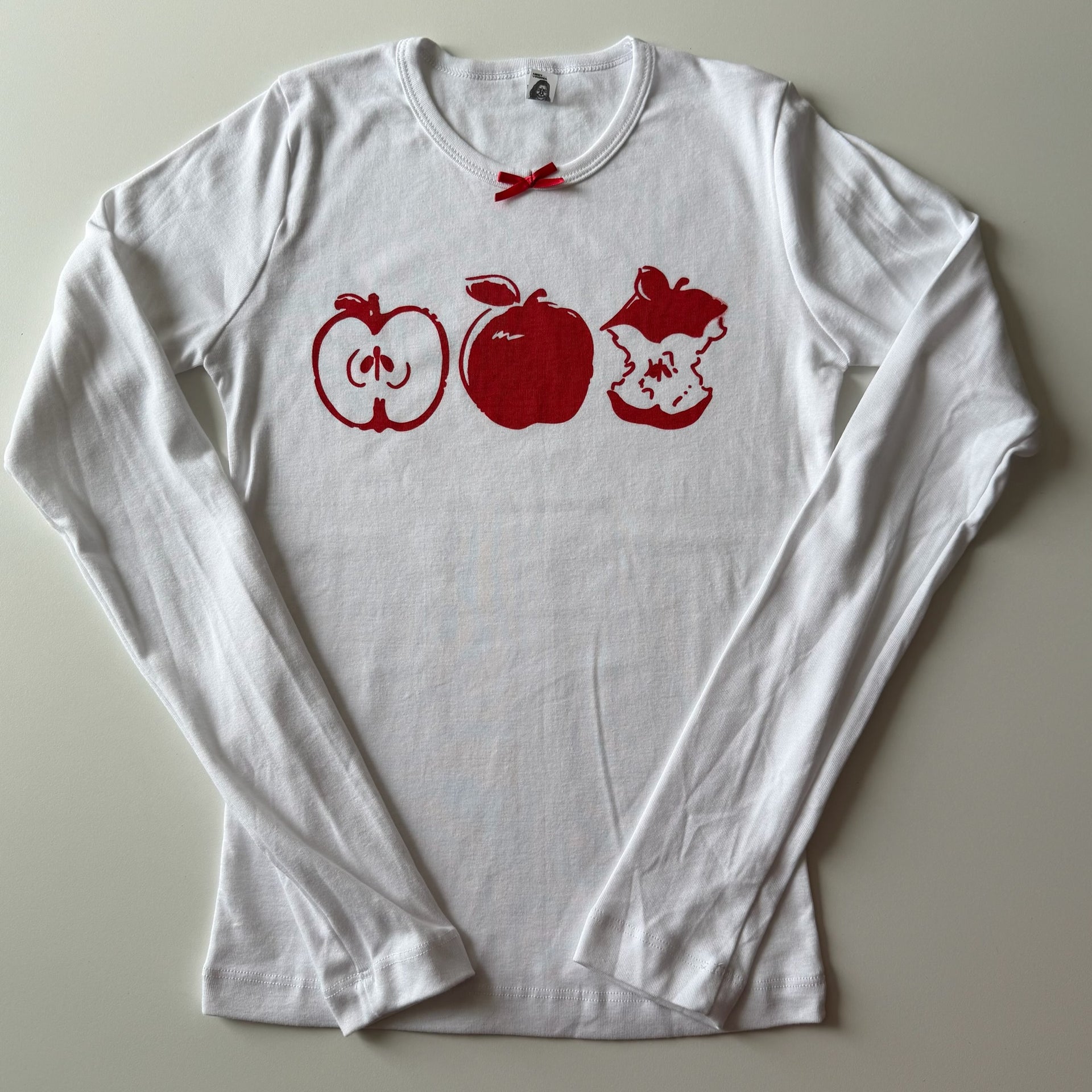 Apple long sleeve tee - M