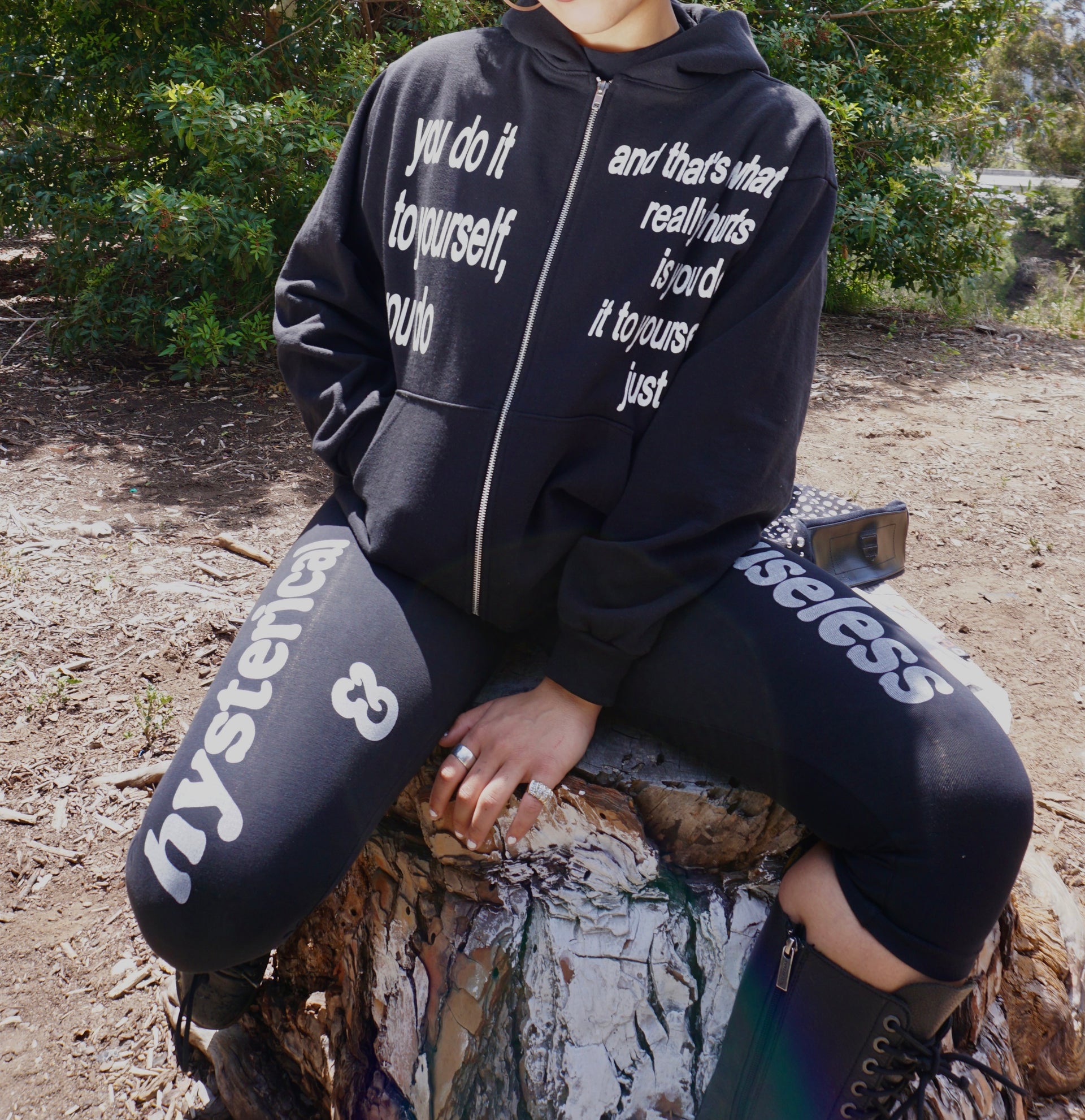 Hysterical & Useless capri leggings