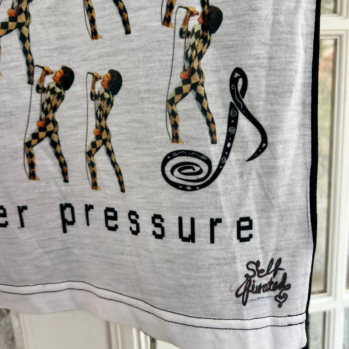 Under pressure  tee - XXS