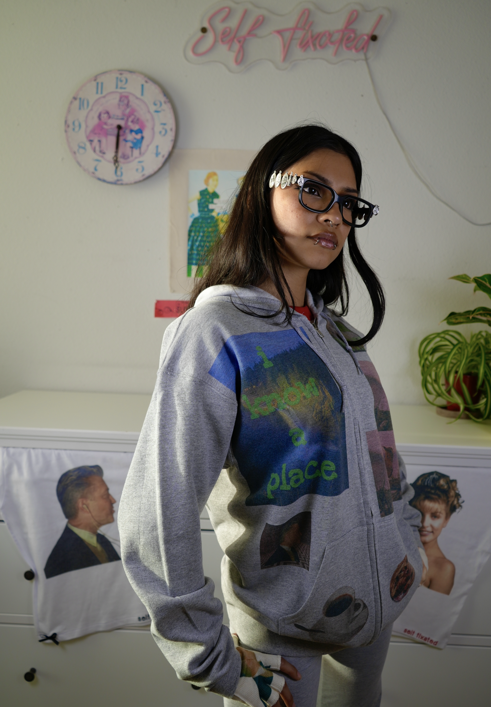 I know a place zip up hoodie