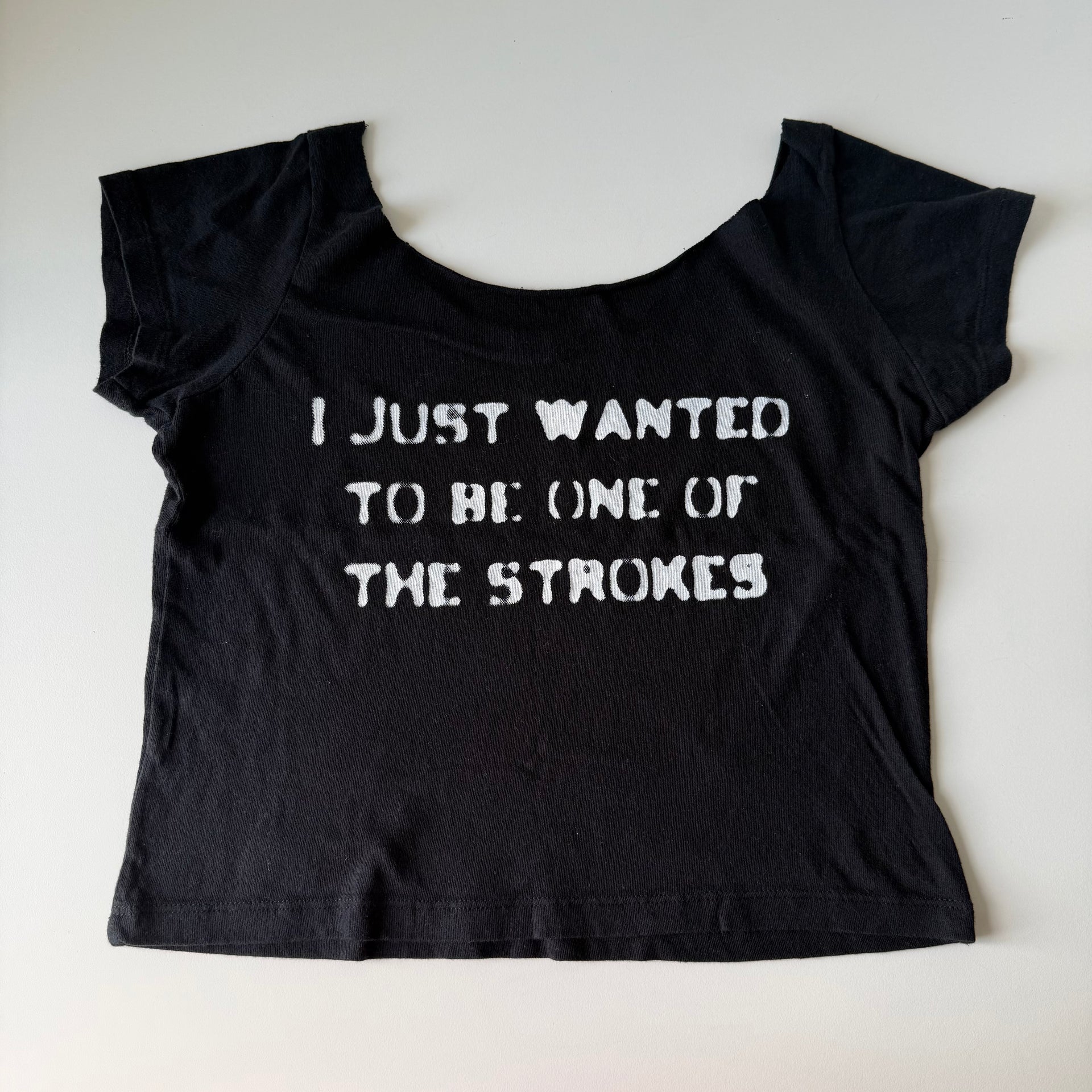 Star treatment off the shoulder tee - S